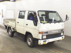    TOYOTA HIACE TRUCK