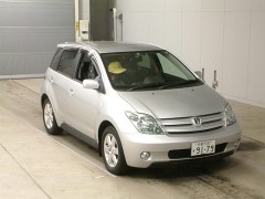������� ����������� ����� TOYOTA IST