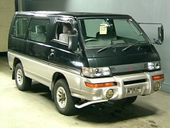    MITSUBISHI DELICA WAGON