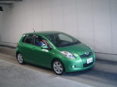    TOYOTA VITZ