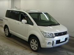    MITSUBISHI DELICA D 5