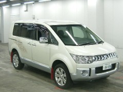    MITSUBISHI DELICA D 5