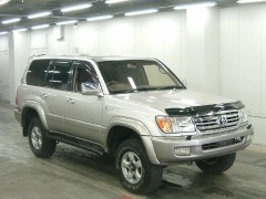    TOYOTA LAND CRUISER 100