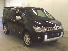    MITSUBISHI DELICA D 5