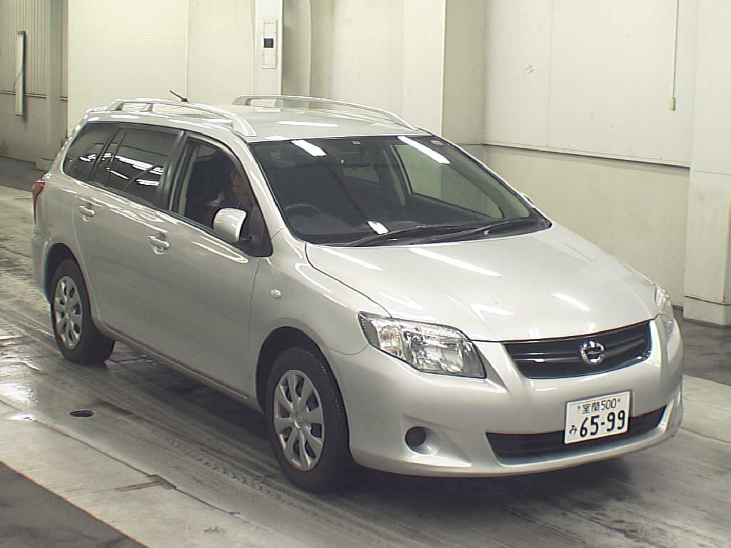 Toyota Corolla Fielder 2