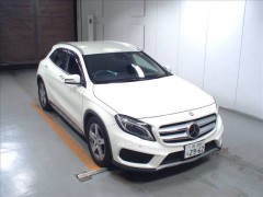    MERCEDES BENZ GLA