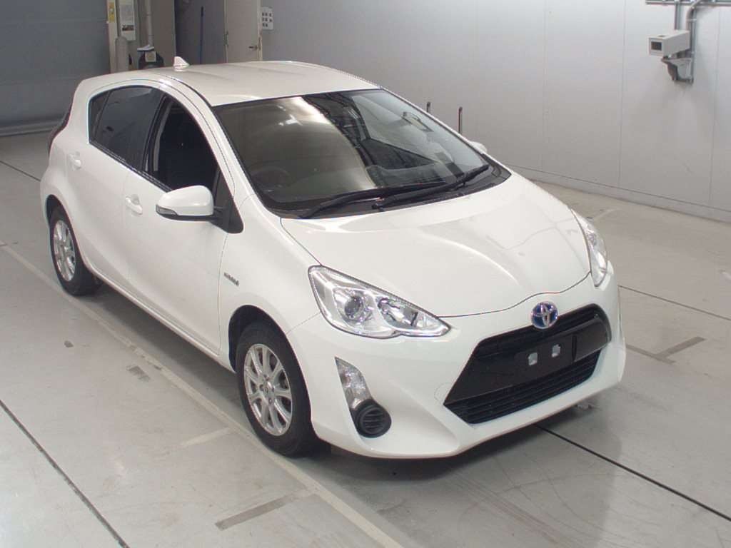 toyota aqua 2016